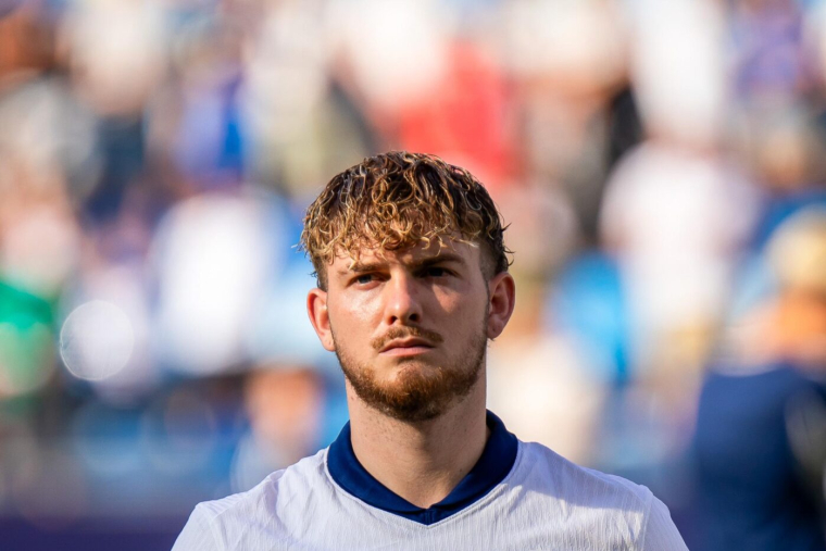 Harvey Elliott salue l’impact de Mo Salah et de Virgil van Dijk sur son leadership