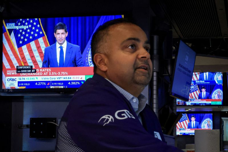 Des traders travaillent à la Bourse de New York