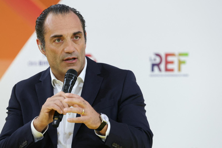 Antonio Filosa, directeur général de Stellantis à la Rencontre des Entrepreneurs de France (REF)le 26 août 2026 à Paris. ( AFP / THOMAS SAMSON )
