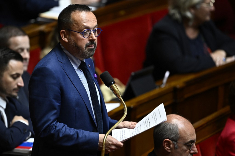 Yannick Neuder à Paris le 29 mai 2024. ( AFP / JULIEN DE ROSA )