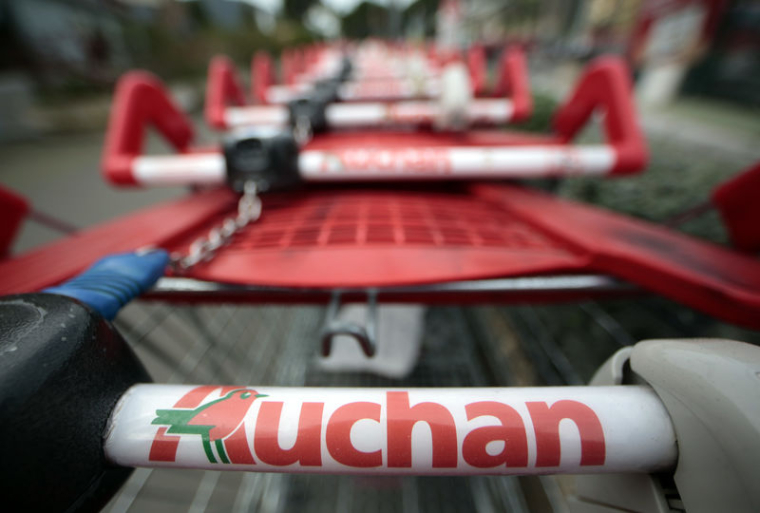 AUCHAN SE STABILISE EN FRANCE AU 1ER SEMESTRE