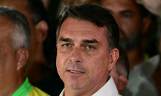 Flavio Bolsonaro le 25 octobre 2026 à Brasilia au Brésil ( AFP / Pablo PORCIUNCULA )