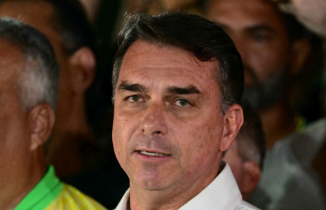 Flavio Bolsonaro le 25 octobre 2026 à Brasilia au Brésil ( AFP / Pablo PORCIUNCULA )