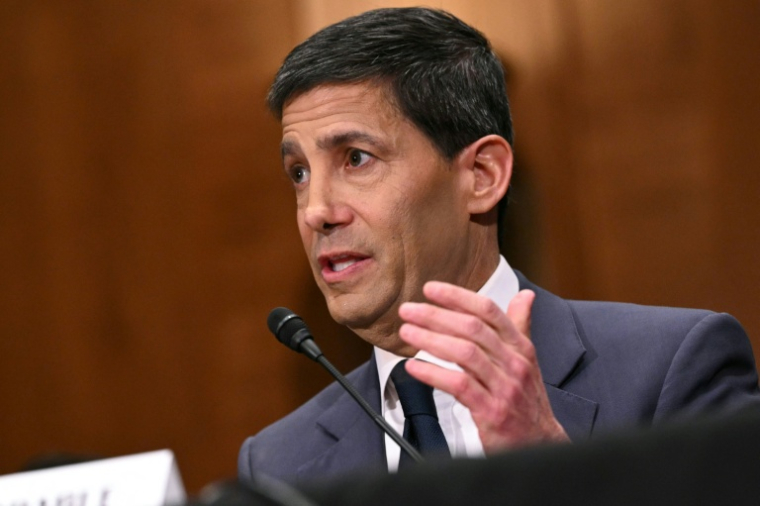 Kevin Warsh, lors de son audition par les sénateurs américains en vue de prendre la présidence de la Réserve fédérale (Fed), le 21 avril 2026 à Washington ( AFP / Mandel NGAN )