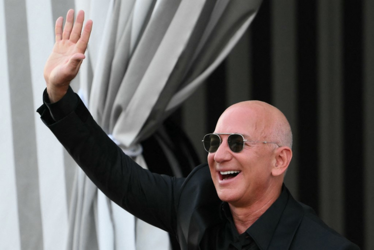 Jeff Bezos, fondateur d'Amazon, à Venise, le 28 juin 2025 ( AFP / MARCO BERTORELLO )