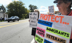 Manifestants à Allentown, Pennsylvanie, le 5 octobre 2026, aux Etats-Unis ( AFP / Matthew Hatcher )