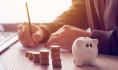 Les placements défiscalisants de 2025 offrent une réduction d’impôt immédiate ou différée, mais avec contraintes. (Crédits: Adobe Stock)