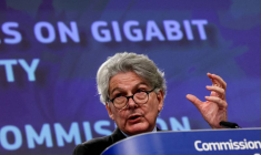 Le commissaire européen chargé du marché intérieur et de l'industrie Thierry Breton