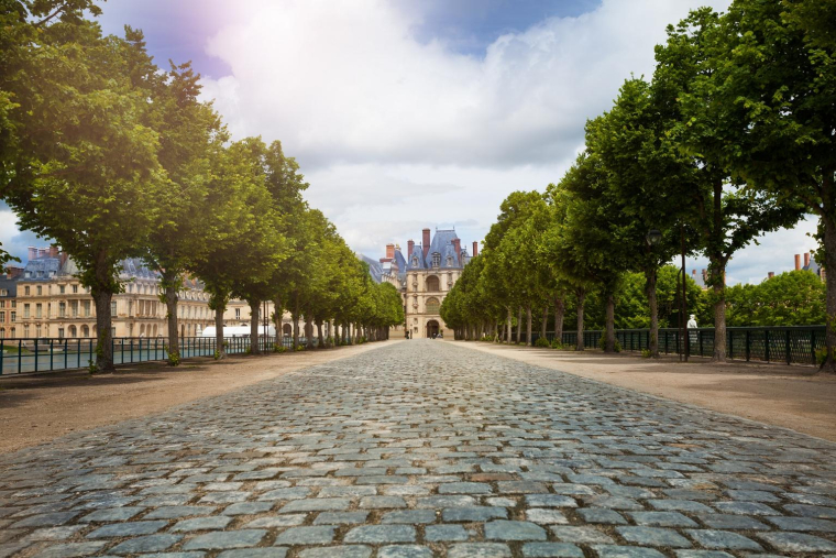 Église gothiques, châteaux du Grand Siècle, cités jardins, villes nouvelles et paysages en bords de Seine… crédit photo : Sergey Novikov/Shutterstock / Sergey Novikov