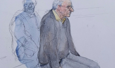 Croquis d'audience représentant l'ex-chirurgien pédocriminel Joël Le Scouarnec à son procès, le 23 mai 2025 à Vannes ( AFP / Benoit PEYRUCQ )