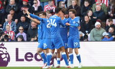 Chelsea cartonne Bournemouth, Brighton s'impose en infériorité numérique face à Sunderland