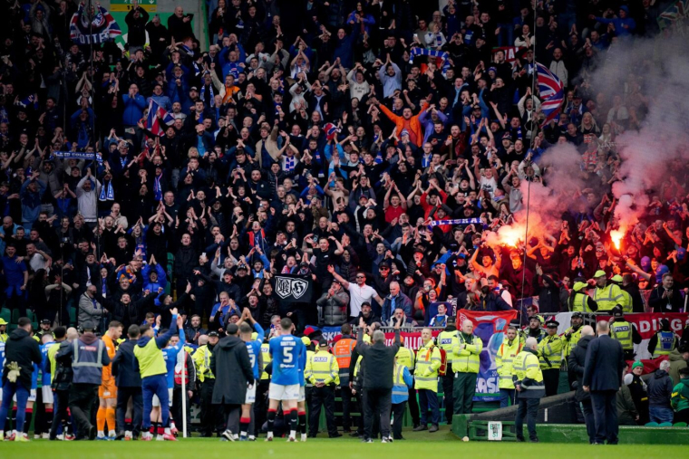 Les Rangers recadrent leurs supporters