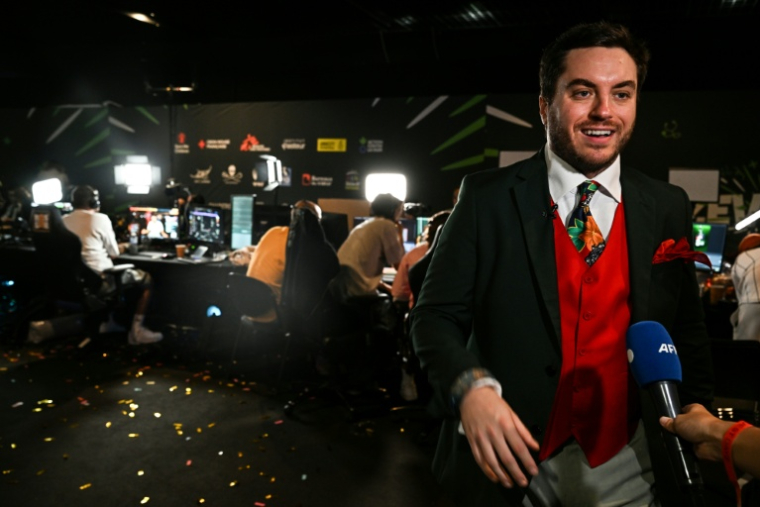 Le streamer Adrien Nougaret, connu sous le nom de Zerator et fondateur du ZEvent, répond aux questions d'un journaliste, le 5 septembre 2026 à Montpellier  ( AFP / Gabriel BOUYS )