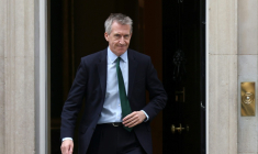 Le ministre de la Défense britannique Dan jarvis à Londres le 12 juin 2026 ( AFP / Toby Shepheard )