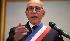 Le nouveau maire de Nice, Eric Ciotti (UDR), lors de son premier conseil municipal à Nice, le 27 mars 2026 ( AFP / Valery HACHE )