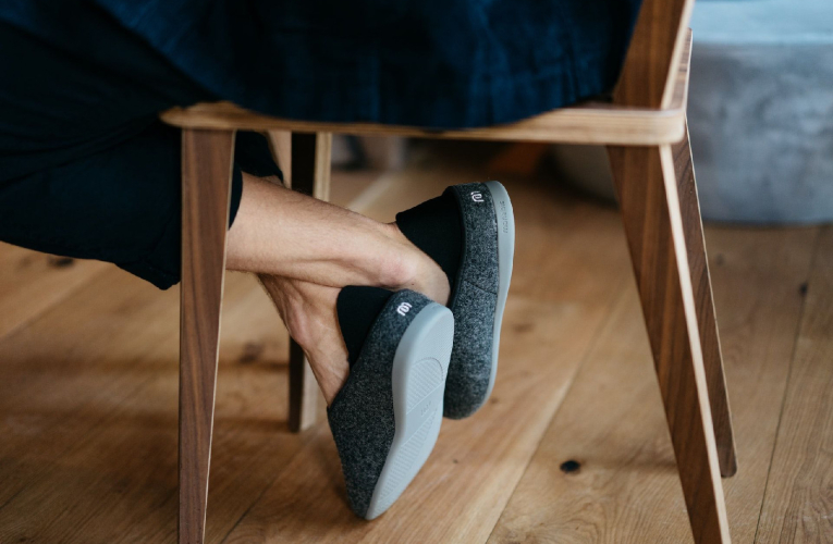 (Crédits photo : Unsplash - mahabis footwear  )