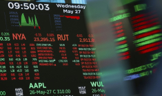 Un écran à la Bourse de New York, le 27 mai 2026 ( AFP / ANGELA WEISS )