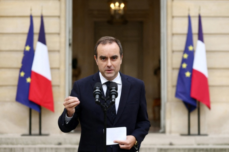 Le Premier ministre démissionnairSébastien Lecornu à Matignon le 6 octobre 2025 ( POOL / Stephane Mahe )