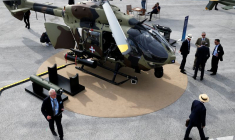 L'hélicoptère H145 d'Airbus présenté lors du Salon international de l'aéronautique et de l'espace de Paris
