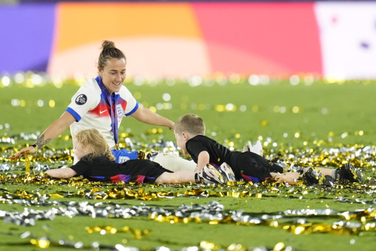 Perdre contre la France était un « plan », selon Lucy Bronze et Esme Morgan