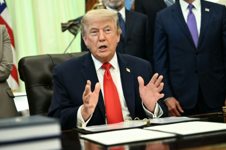 Le président américain Donald Trump dans le Bureau ovale de la Maison Blanche, le 11 juin 2026 à Washington ( AFP / Kent NISHIMURA )