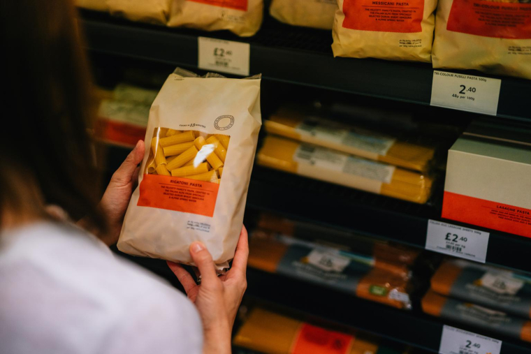 Certains produits de marques distributeurs sont aussi nutritifs que les grandes marques, tout en étant bien moins chers. ( crédit photo : Getty Images )