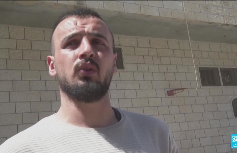 En Cisjordanie, des soldats israéliens jettent les corps de Palestiniens dans le vide
