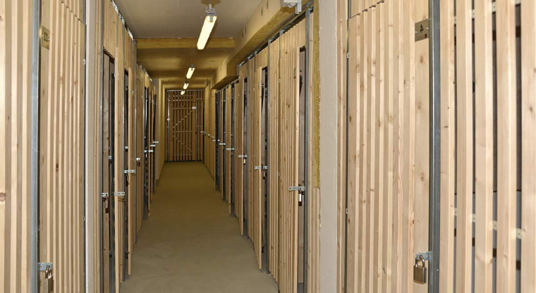 Le marché florissant des caves de stockage dans les grandes villes françaises. (© Adobestock)