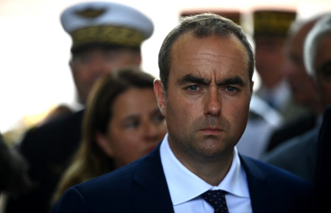 Sébastien Lecornu à Liboure, le 3 juillet 2025. ( AFP / CHRISTOPHE ARCHAMBAULT )