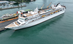 AVue aérienne du navire de croisière Odyssey, de Villa Vie Residences, à quai dans le port de Sihanoukville, le 28 octobre 2026 au Cambodge ( AFP / Suy Se )