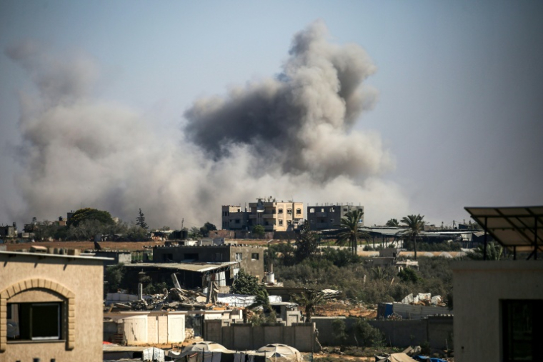 Bombardement sur le camp de réfugiés de Bureij, dans le centre de la bande de Gaza, le 13 juillet 2025 ( AFP / Eyad BABA )