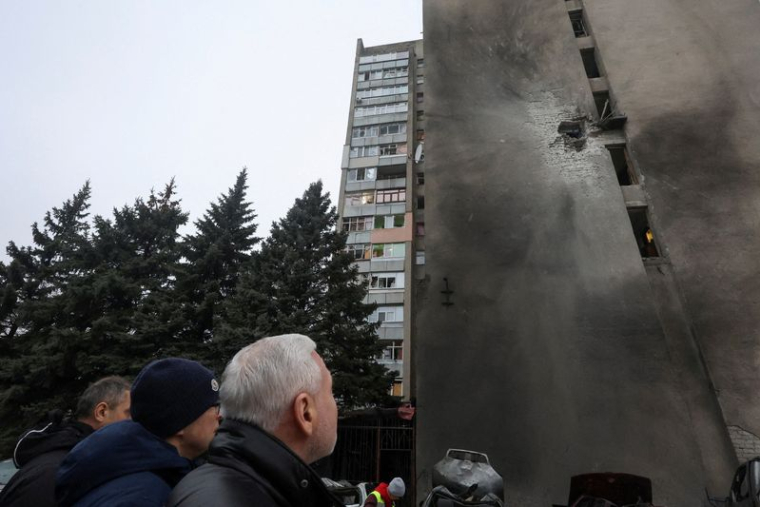 Conséquences d'une attaque de drone et de missiles russes à Kharkiv