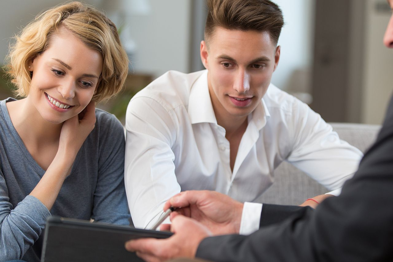 (Crédits photo : Adobe Stock - couple et compte joint )