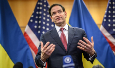 Le secrétaire d'Etat américain Marco Rubio donne une conférence de presse, le 23 novembre 2025 à Genève en Suisse ( AFP / Fabrice COFFRINI )