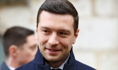 Le président du Rassemblement national Jordan Bardella lors d'un déplacement à Provins, en Seine-et-Marne, le 21 février 2026  ( AFP / Charlotte SIEMON )