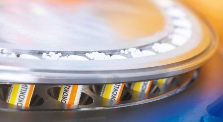 Fabrication de granules d'homéopathie pour le marché russe. (© Boiron)