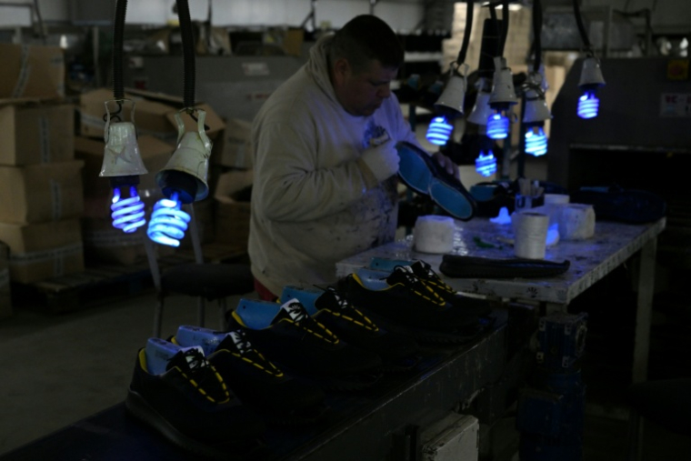 L'usine de chaussures Kioshi, à Esteban Echeverria près de Buenos Aires, le 27 août 2026 ( AFP / JUAN MABROMATA )