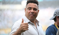 Emmanuel Macron lance un appel à R9