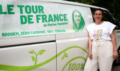 La patronne des Ecologistes Marine Tondelier, candidate à la présidentielle, en campagne à Issigeac (Dordogne), une des étapes de son Tour de France, le 28 juin 2026 ( AFP / ROMAIN PERROCHEAU )