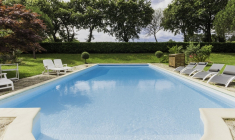 Une piscine peut apporter jusqu'à 10% de valeur à votre maison. (© cc Styshade)