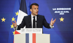 Emmanuel Macron à Paris, le 25 avril 2024. ( POOL / CHRISTOPHE PETIT TESSON )