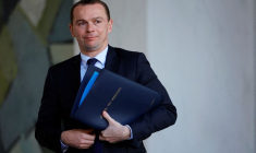 Le ministre du Travail Olivier Dussopt quittant l'Élysée