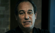 L'opposant algérien Hichem Aboud pose à Alger le 19 mai 2013 ( AFP / FAROUK BATICHE )