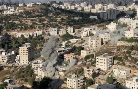 Cisjordanie : Israël démolit des immeubles résidentiels à Hébron