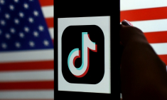 Tiktok has about 200 million users in the United States  ( AFP / Olivier DOULIERY )