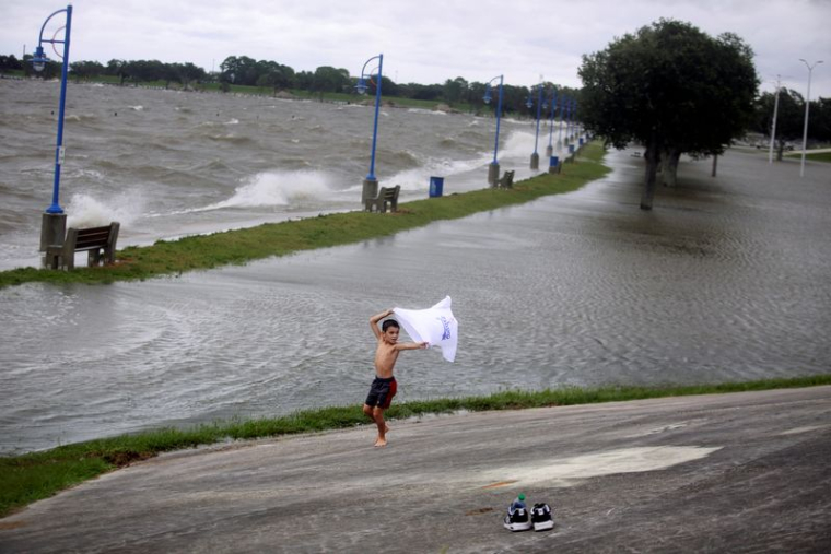 L'OURAGAN SALLY BALAIE LES CÔTES DU GOLFE DU MEXIQUE