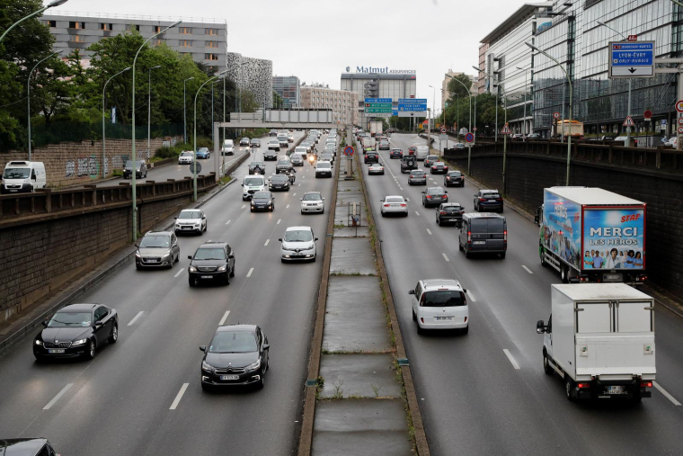 Vue du périphérique parisien depuis la Porte d'Orléans, le 11 mai 2020. ( AFP / THOMAS SAMSON )