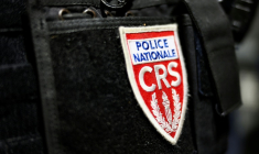 Des peines de six à vingt mois de prison, toutes assorties de sursis, ont été requises jeudi contre neuf CRS jugés à Paris pour avoir matraqué des manifestants dans un Burger King lors de l'acte 3 des "gilets jaunes", le 1er décembre 2018 ( AFP / Sameer AL-DOUMY )