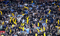 Pourquoi les supporters de Manchester City sont-ils venus à Liverpool avec des bananes ?