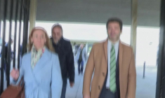 Présidentielle au Portugal: le candidat d'extrême droite André Ventura vote au premier tour